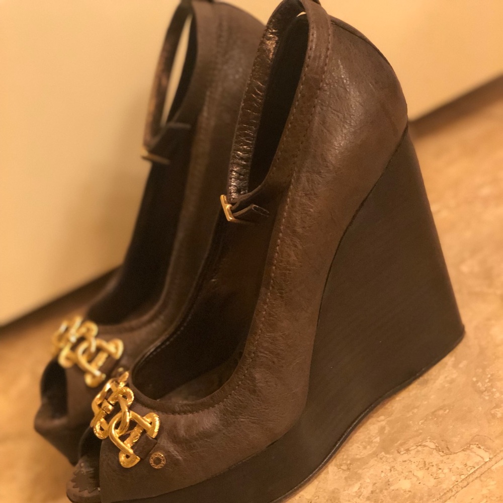 BCBG MaxAzria platform shoes